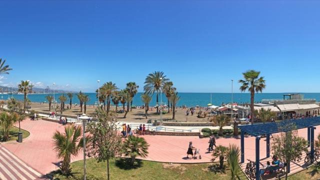 Precioso Apartamento A 5 Minutos Andando De La Playa Málaga Exteriör bild